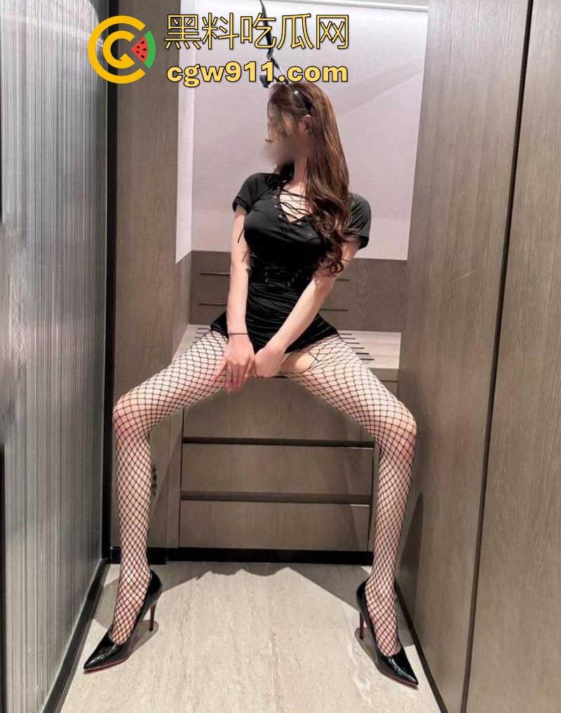 极品性感福利姬【李恩秀】最新福利曝光,童颜巨乳性感尤物,戴跳蛋玩露出调教,猛操后入花式3P超淫荡!-3