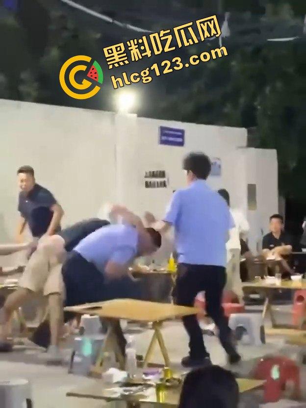 吃烧烤喝点酒就敢硬刚警察?不搞点大动静酒都算白喝了!-5