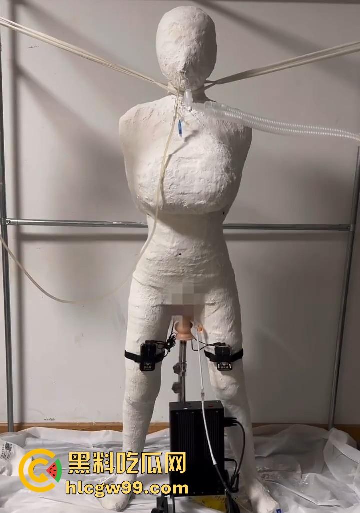 重口味来袭！石膏全身封闭化灌肠2L炮击木马调教视频流出，这样做真的不好闹出人命吗？-4