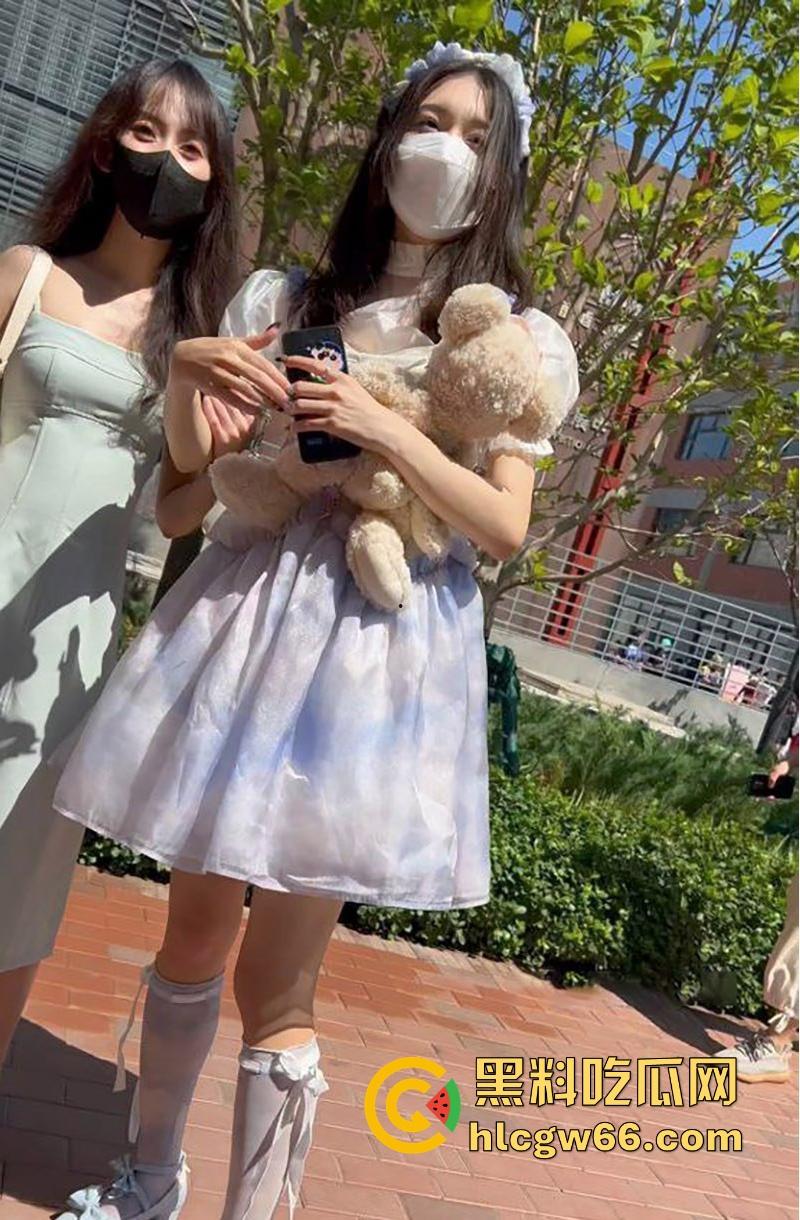 瓜友投稿!漫展认识的洛丽塔美女 身材性感颜值可爱 当天拿下带回家各种姿势爆操 无毛嫩穴超诱人-6