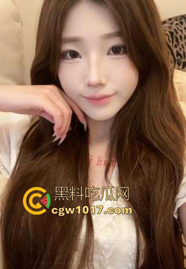 海角大神新作！无套插干女儿的嫩穴，这小穴紧的一塌糊涂，听着她的浪叫心理上爽感爆棚！-3