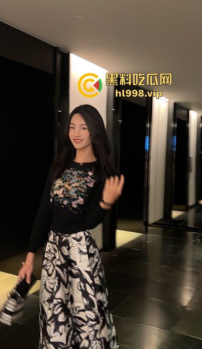 中国男篮一哥『易建联』塌房！1500美元换来的居然是个TS，跟『京城乔姐』在W酒店玩牛牛大战！-37