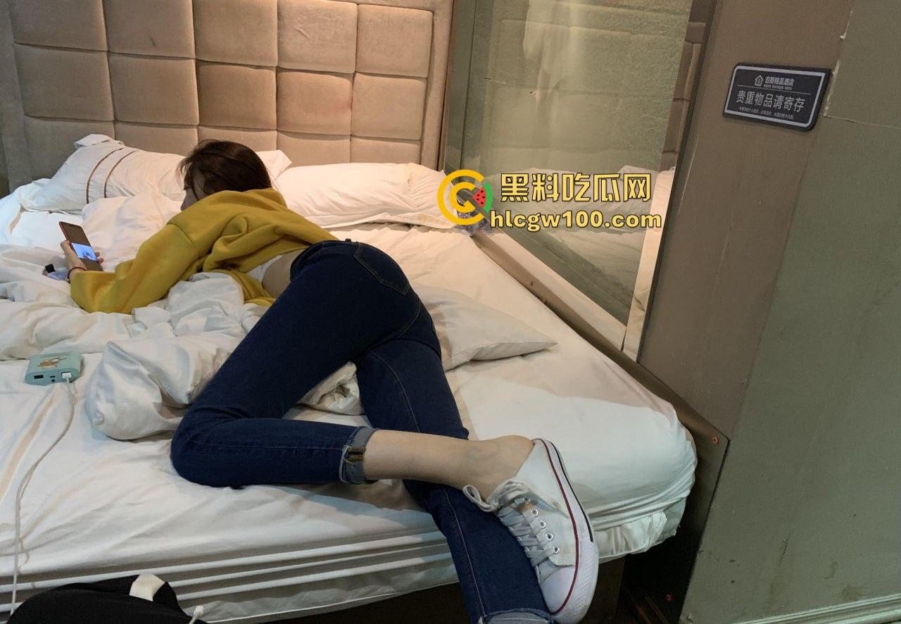 上海高颜值模特【于飒怡】约炮视频曝光,气质御姐私下超放荡,混熟后随便一撩就能操!-13