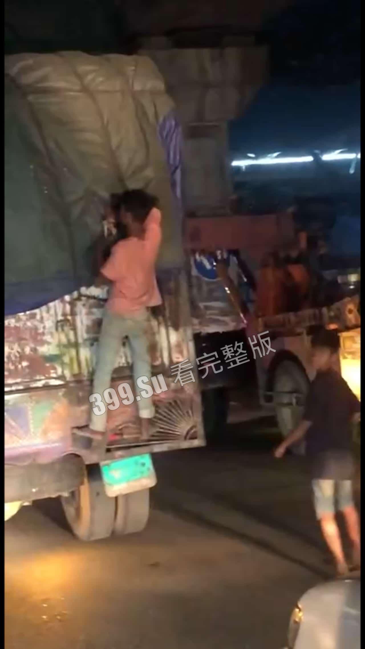 #猎奇 系列    人不能…至少不应该-4