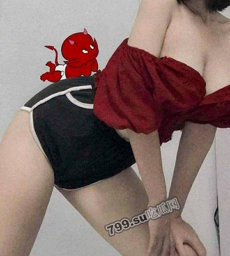 【精品泄密】越南超嫩反差舞蹈系学生妹 巨乳马甲线身材超棒 大量私拍流出-24