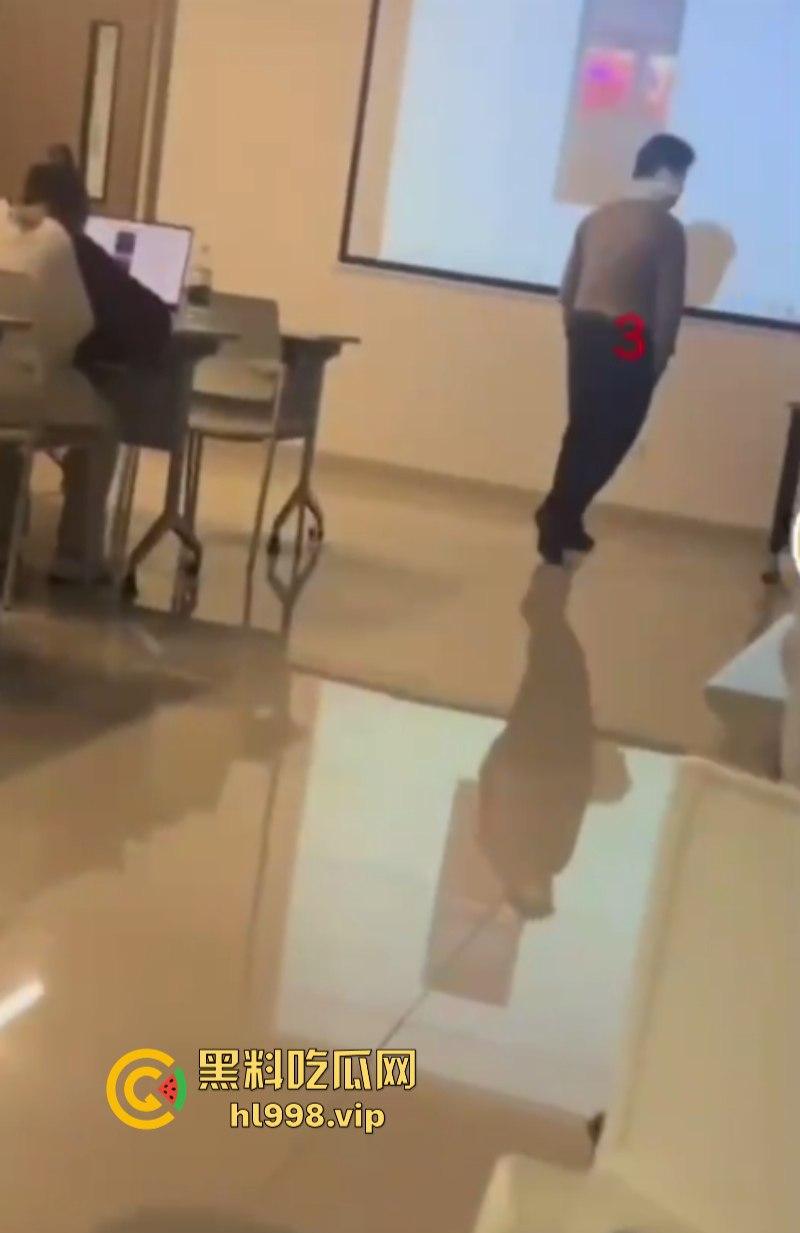 棒子欠削!浙大韩国外教在课堂上威胁中国女生不让毕业 一个西巴在中国地盘还敢撒野?-4