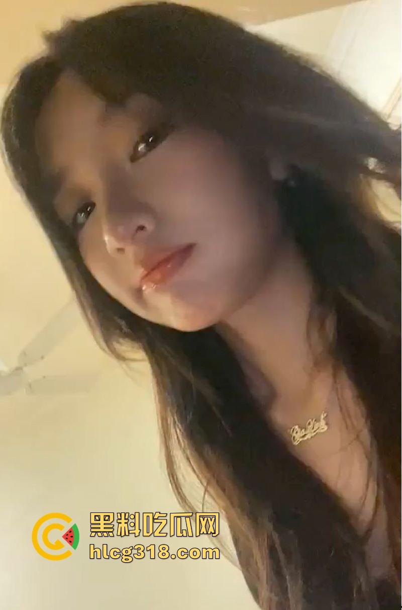 新南威尔士大学【黄立莹】极品清纯女留,粉嫩美乳反差诱惑,露脸口交无套后入,浪叫声让人销魂!-4