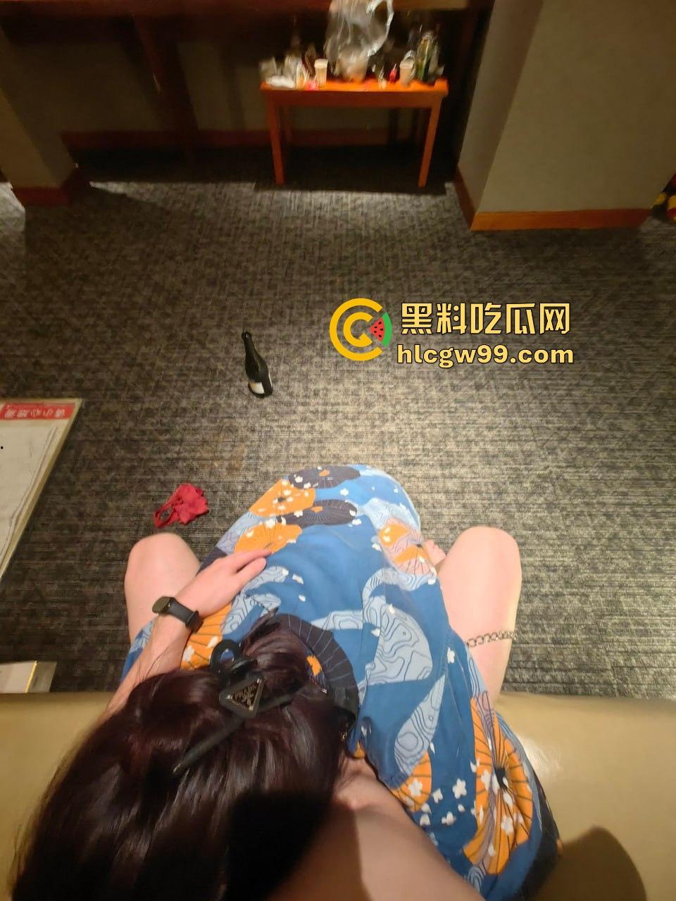 在校男大第二弹,男大生调教界教父,专攻女大学生和年轻女教师,一个月换一个,堪称约啪界劳模!-23