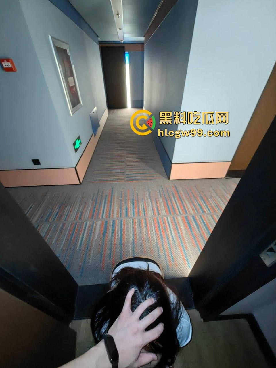 在校男大第二弹,男大生调教界教父,专攻女大学生和年轻女教师,一个月换一个,堪称约啪界劳模!-27