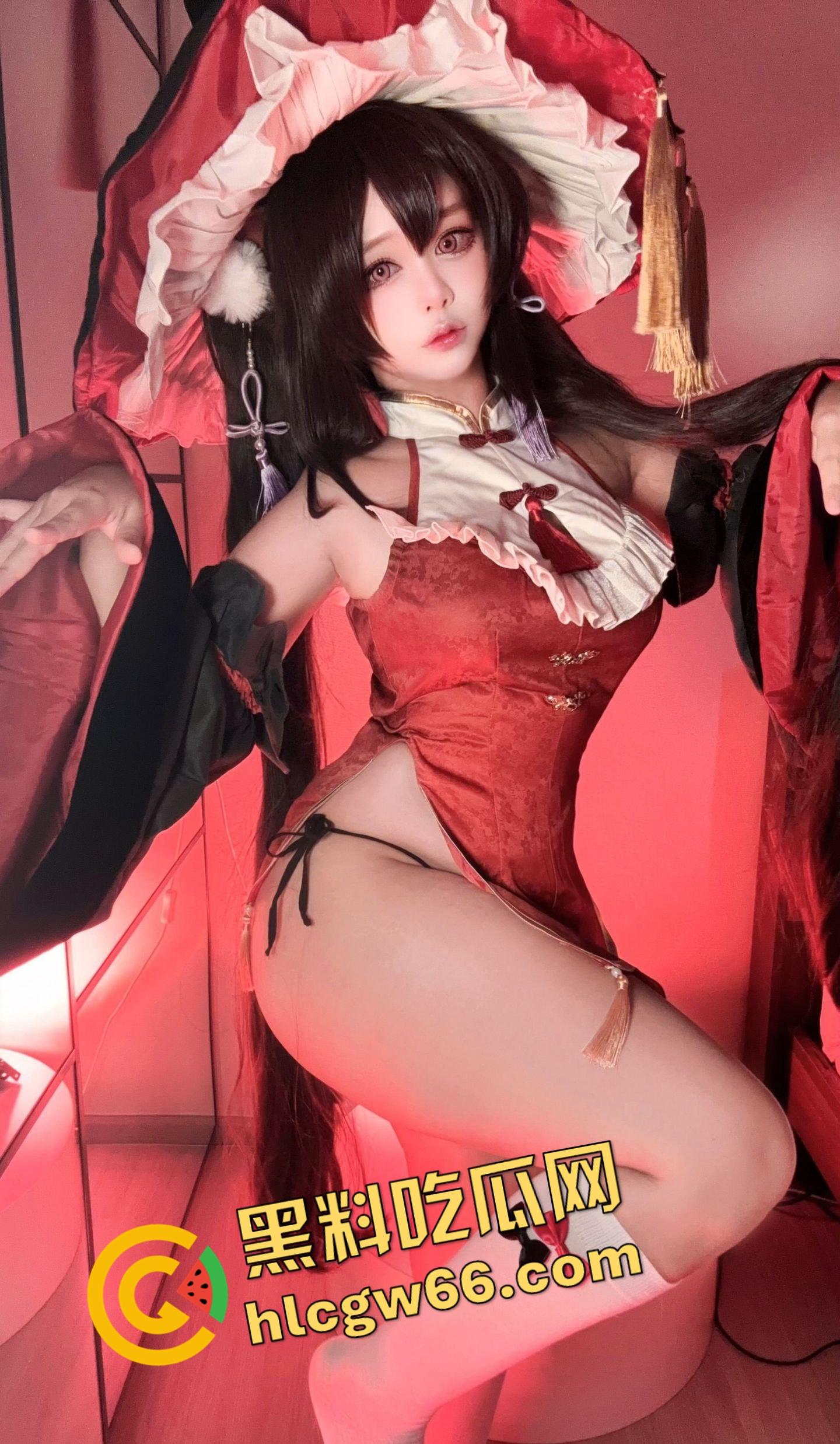 广州漫展COS圈疯批妹子,掰腿窗边榨精,操几下就射,事后还掰逼录像看精液流出来!-6