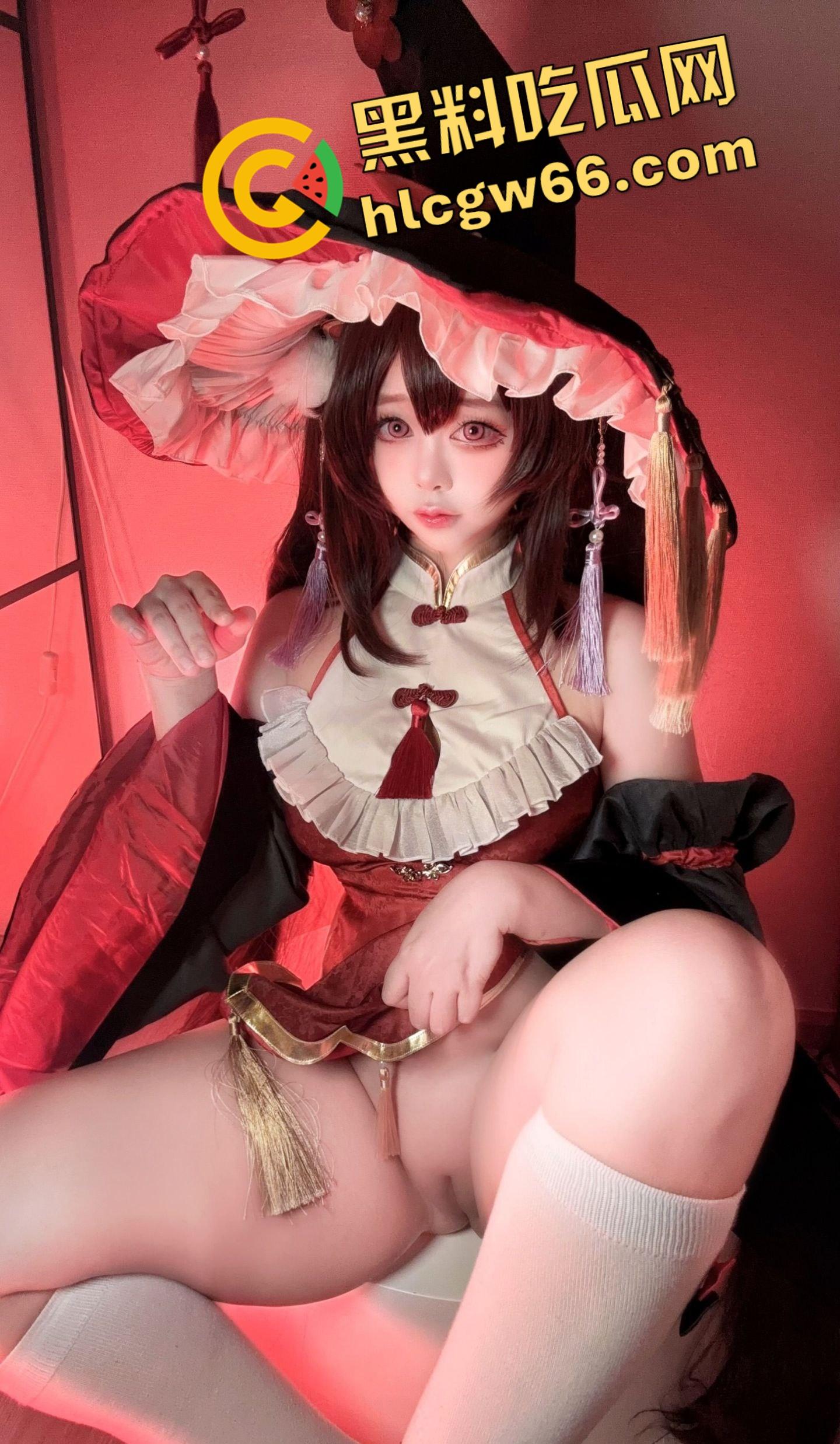 广州漫展COS圈疯批妹子,掰腿窗边榨精,操几下就射,事后还掰逼录像看精液流出来!-8