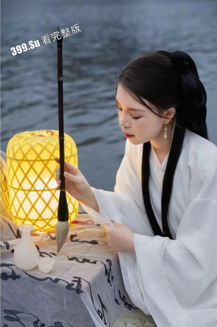 古风美女竟是 KTV小姐！广西河池南丹县火幕村母狗 #龙雨微 上班的时候喝醉 被扒光衣服剃毛 强制高潮！-5